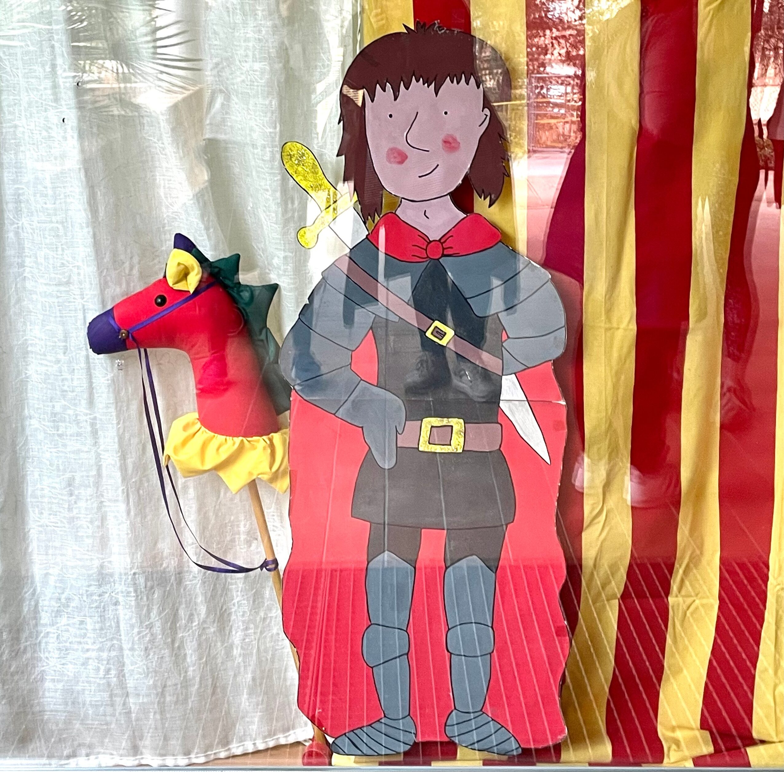 I acabem la setmana amb la representació de Sant Jordi! Moltes gràcies per la gran participació!!